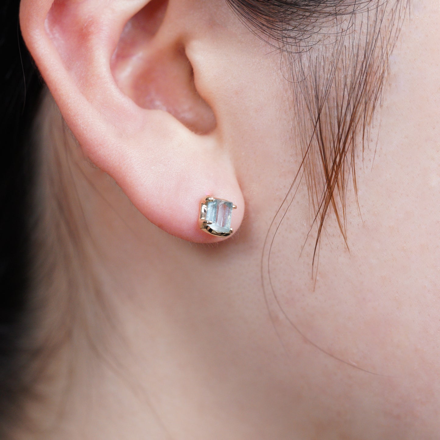 864 ピアス / アクアマリン