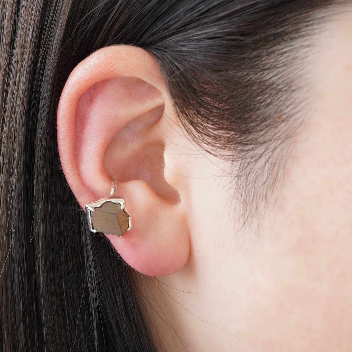 567 イヤカフ / レインボーガーネット