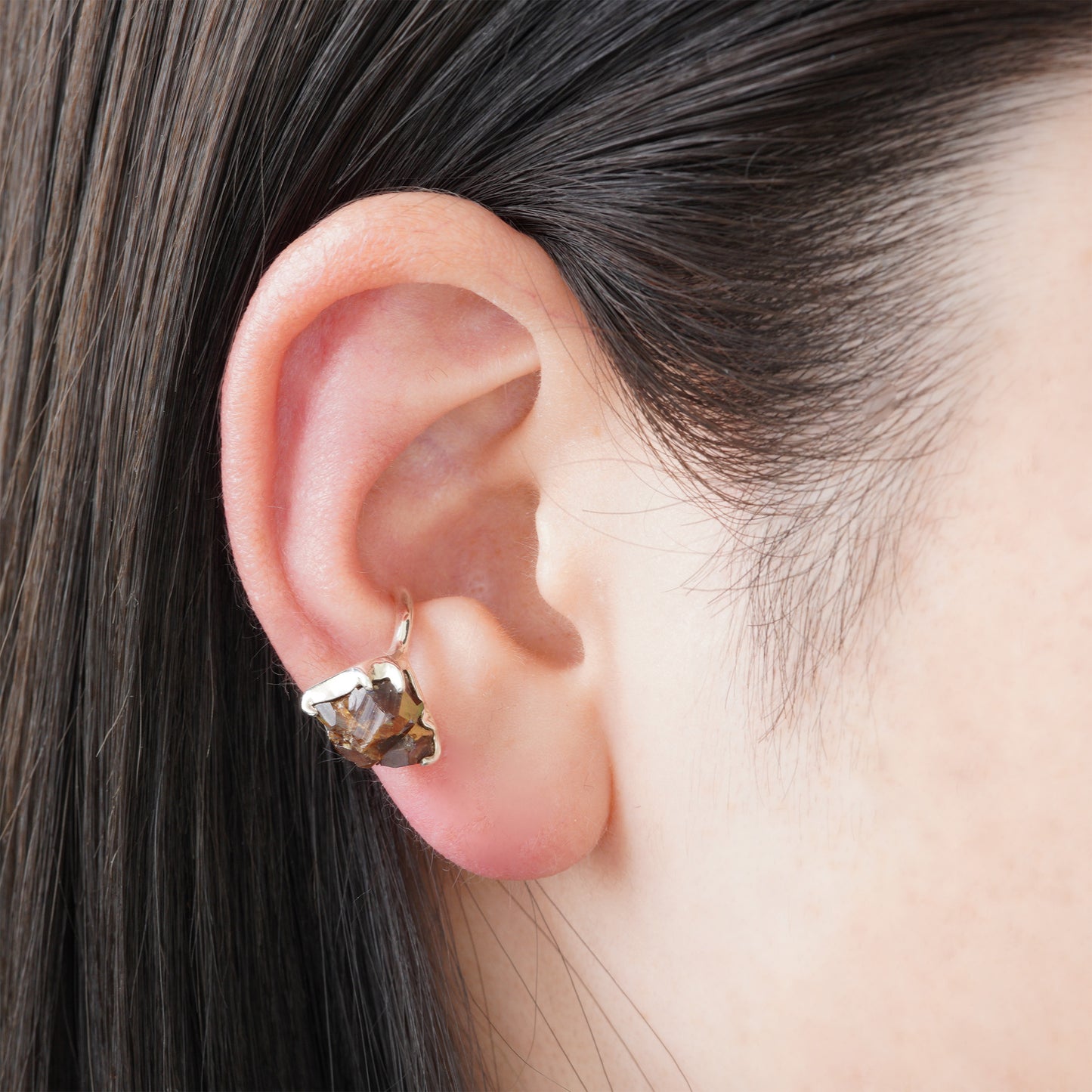 566 イヤカフ / レインボーガーネット