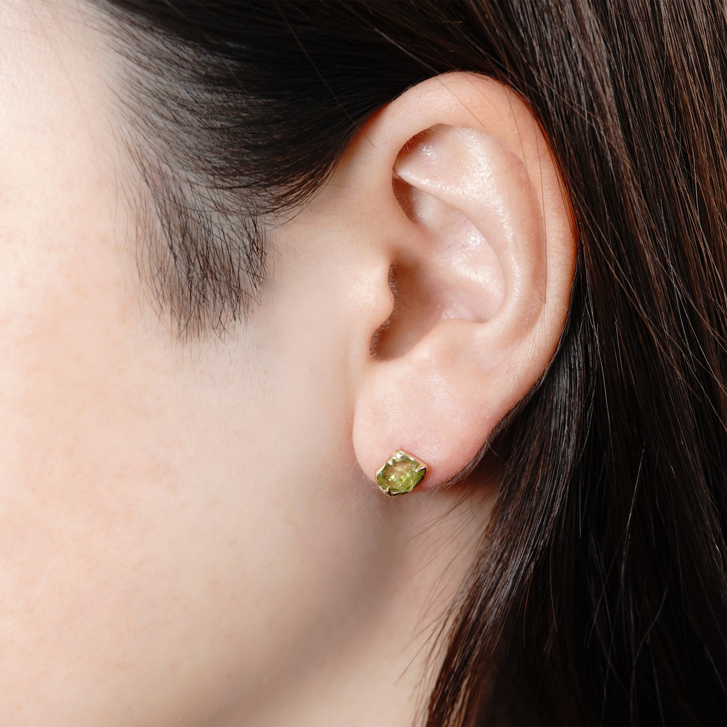 713 ピアス / ペリドット