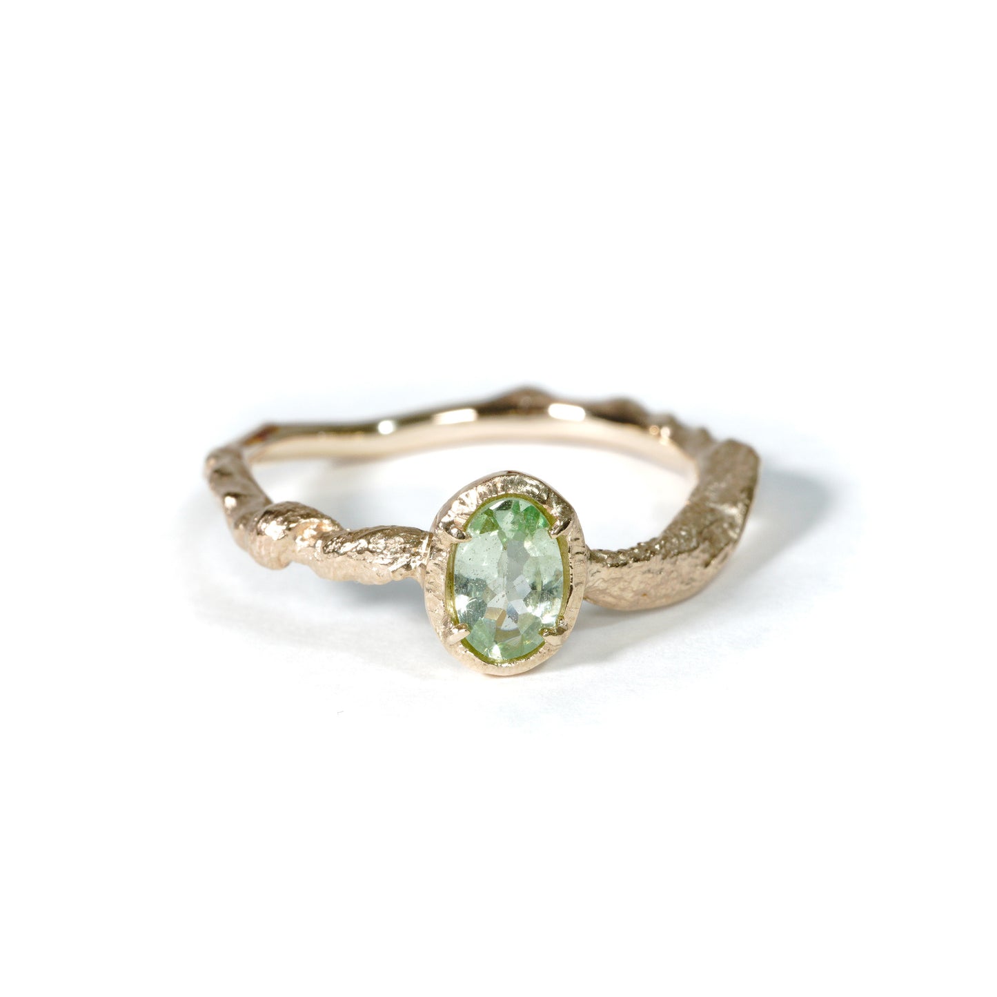 736 指環 / ミントガーネット