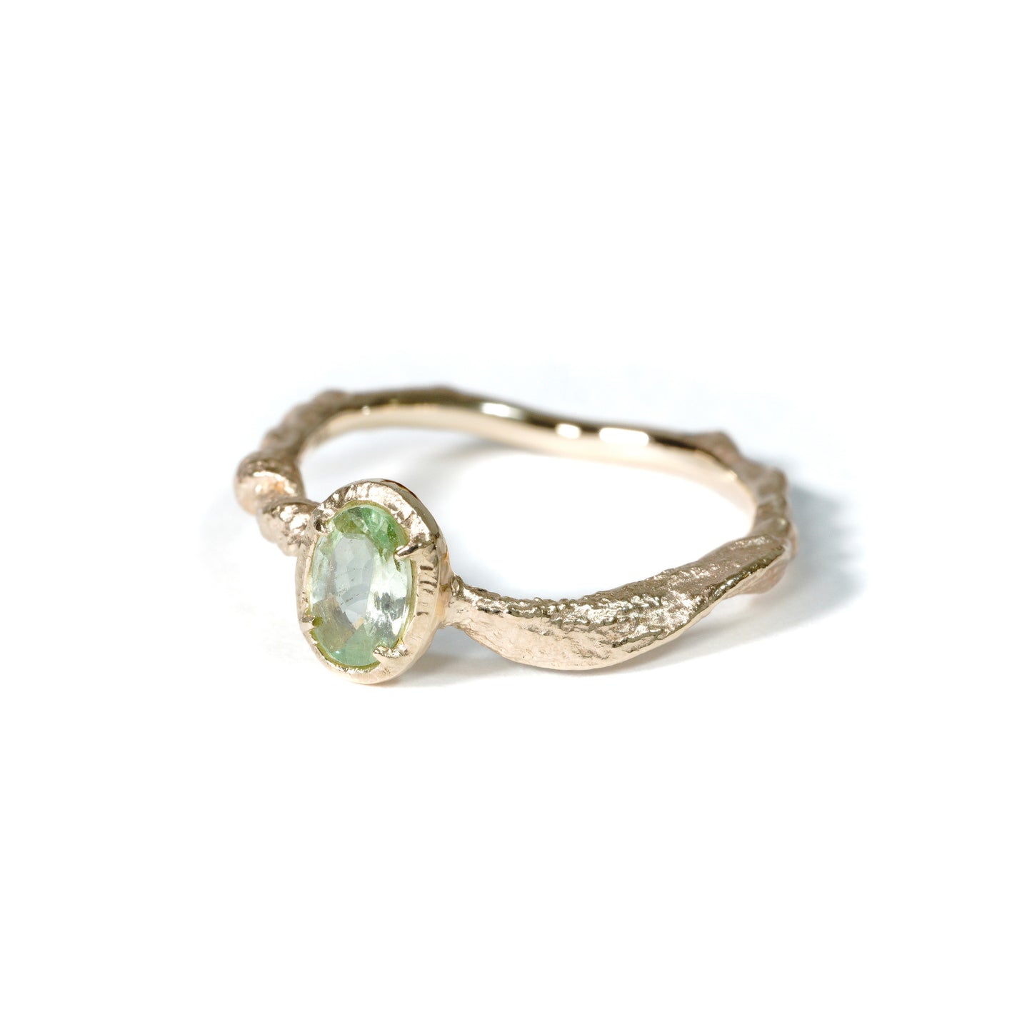 736 指環 / ミントガーネット