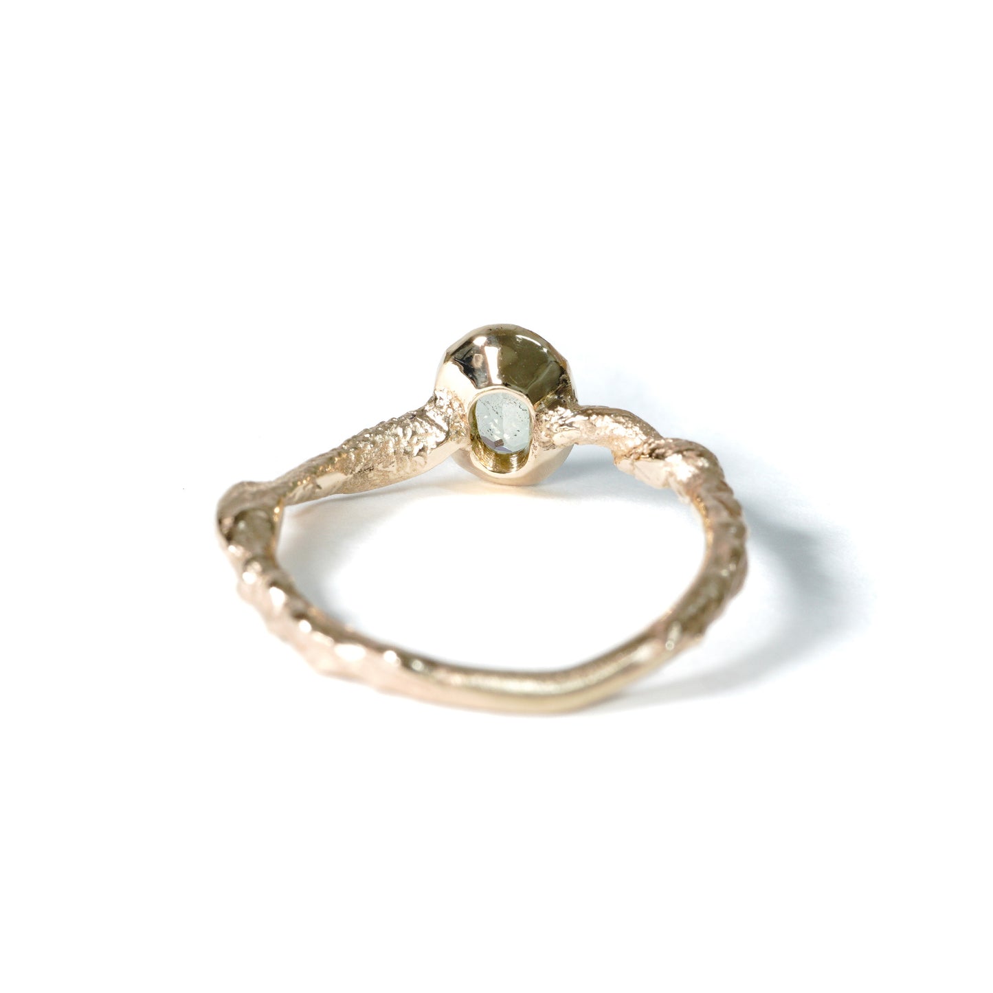 736 指環 / ミントガーネット