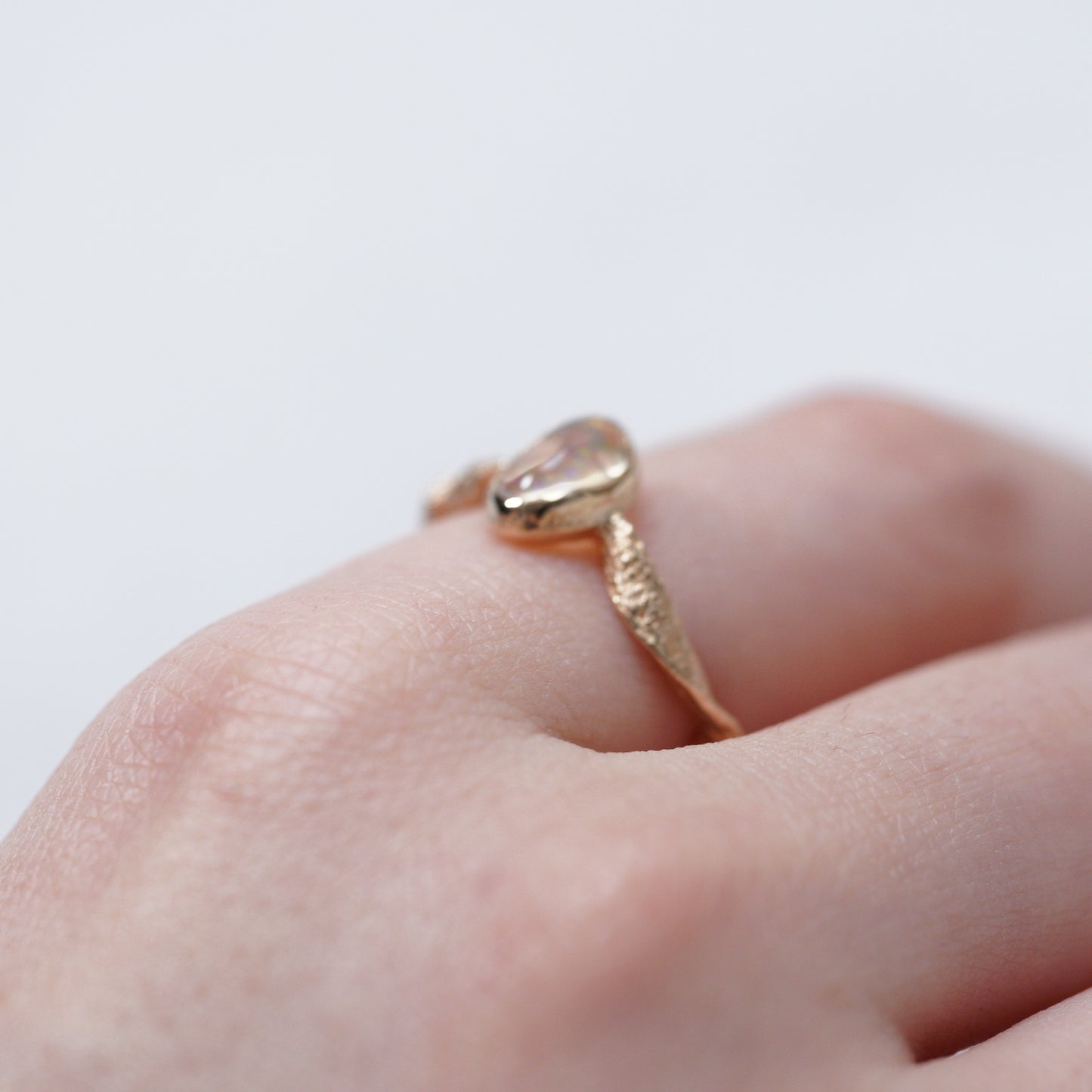 834 指環 / ウォーターオパール