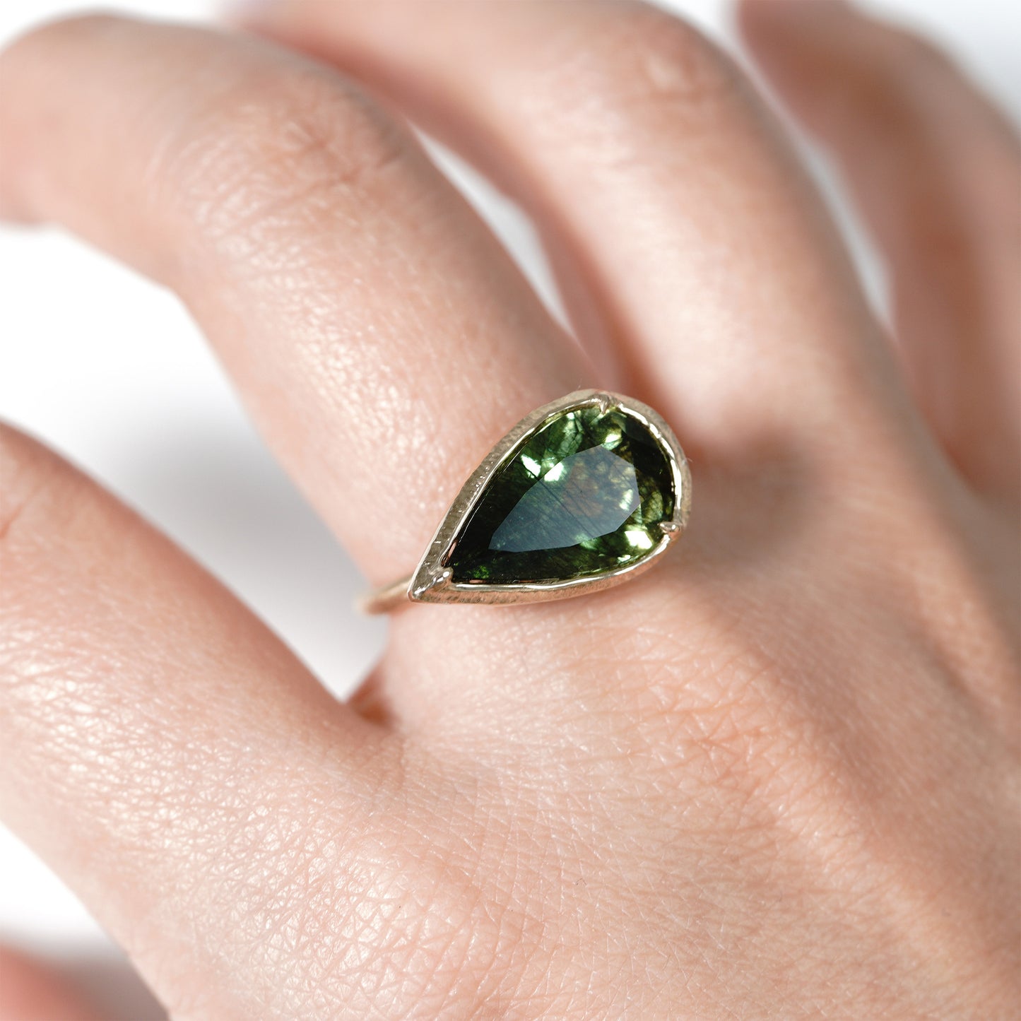 722 指環 / ルドウィジャイトインペリドット