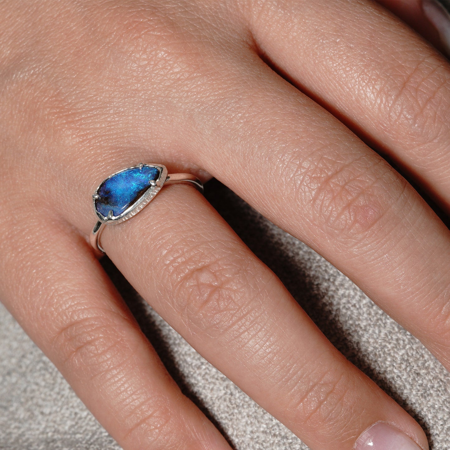 704 指環 / ボルダーオパール