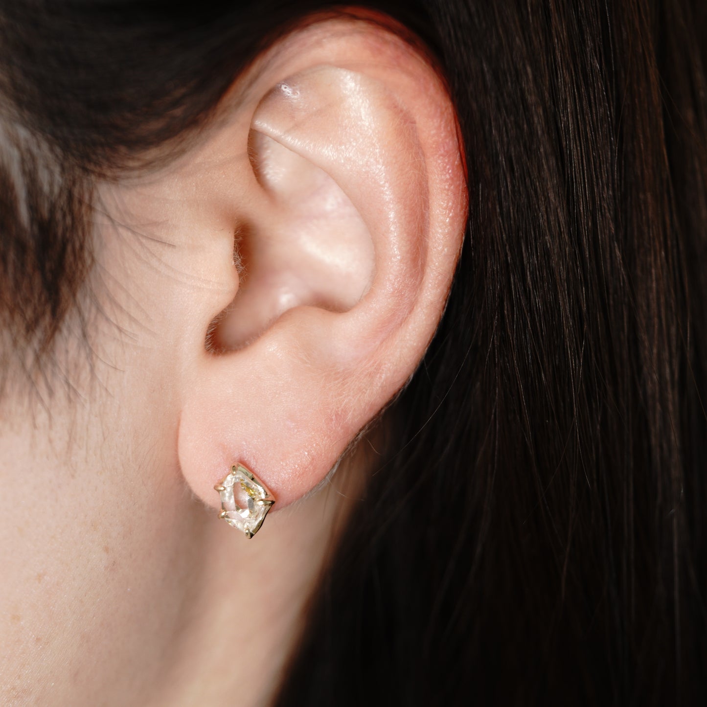 805 ピアス / オイルインクォーツ