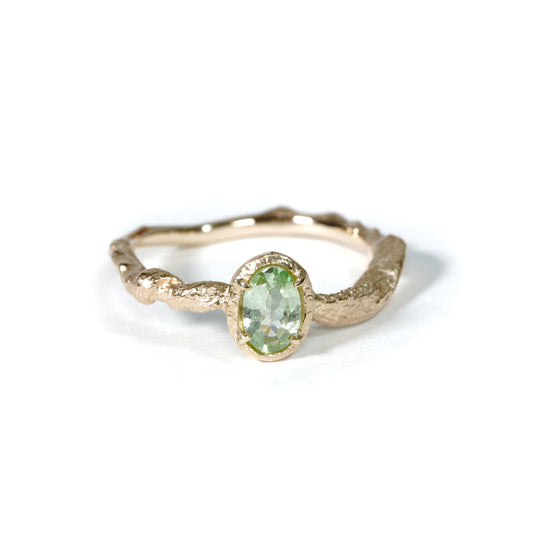 736 指環 / ミントガーネット